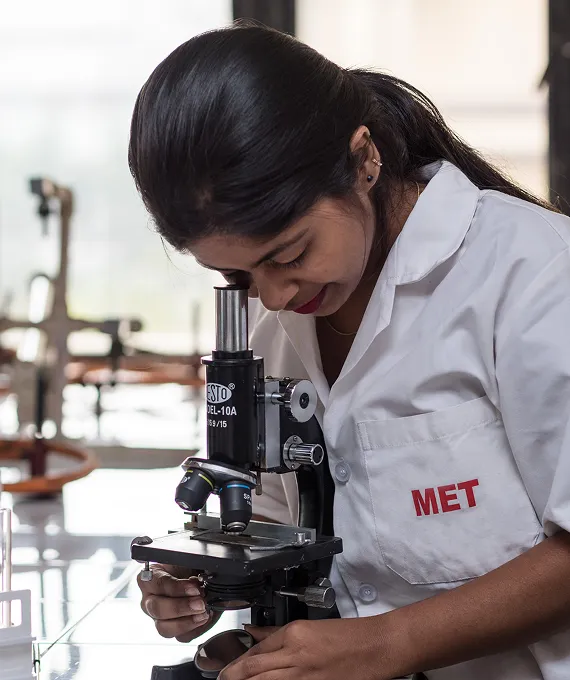 Pharmacognosy and Phytochemistry Lab