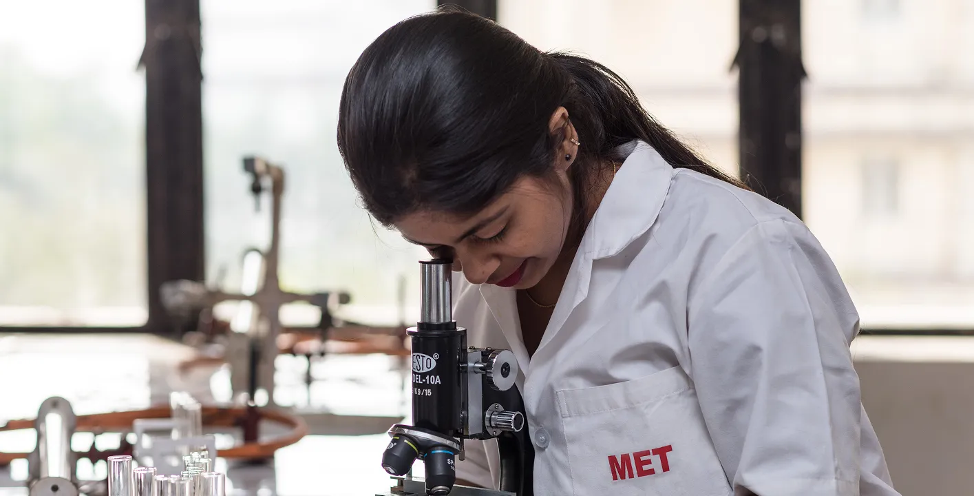 Pharmacognosy and Phytochemistry Lab