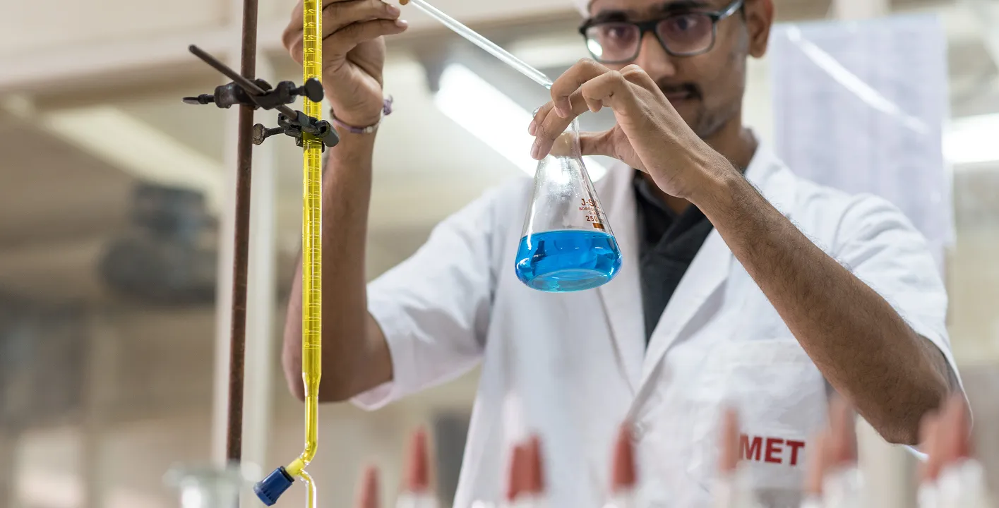 Pharmaceutical Chemistry Lab